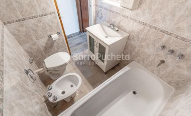 Venta dúplex 3 ambientes con patio y cochera en Ramos Mejia.