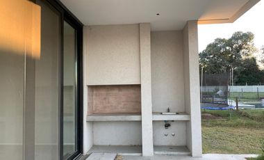Gran casa sobre lote interno, San Matías, Escobar