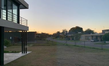 Gran casa sobre lote interno, San Matías, Escobar