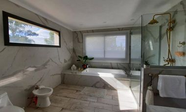 Casa en venta - 3 Dormitorios 3 Baños - Cochera - 1000Mts2 - La Cándida Club de Campo, La Plata