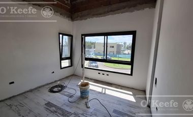 Casa en venta de  5 ambientes a estrenar  en barrio cerrado La Reserva de Hudson, Berazategui
