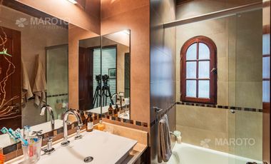 CASA EN VENTA EN LOS HORNEROS C.C CON CUATRO DORMITORIOS - MAROTO PROPIEDADES