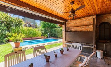 CASA EN VENTA EN LOS HORNEROS C.C CON CUATRO DORMITORIOS - MAROTO PROPIEDADES