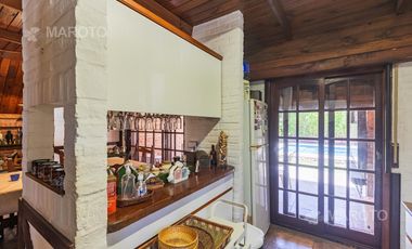 CASA EN VENTA EN LOS HORNEROS C.C CON CUATRO DORMITORIOS - MAROTO PROPIEDADES