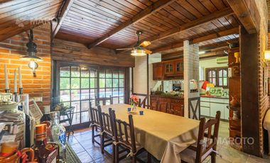 CASA EN VENTA EN LOS HORNEROS C.C CON CUATRO DORMITORIOS - MAROTO PROPIEDADES