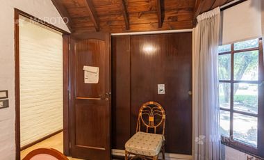 CASA EN VENTA EN LOS HORNEROS C.C CON CUATRO DORMITORIOS - MAROTO PROPIEDADES