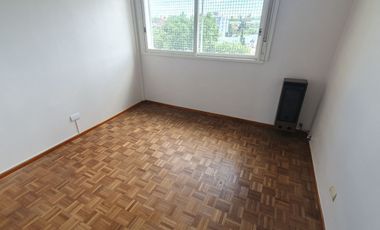Vicente López s/Av del Libertador 800  vista al río - 3 amb  con balcón piso alto , Excelente