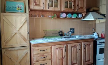 Casa en venta - 2 Dormitorios 1 Baño - Cochera - 200Mts2 - Lomas de Zamora