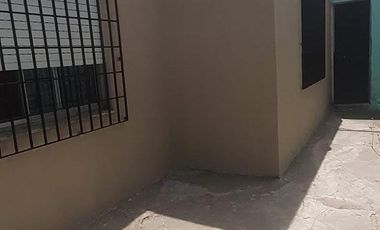 Casa en venta - 2 Dormitorios 1 Baño - Cochera - 200Mts2 - Lomas de Zamora
