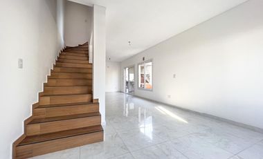 Excelente Dúplex de Calidad a Estrenar en Venta en Ituzaingó