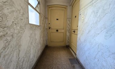 Av. Suarez al 800. Depto 2 amb. en venta, Barrio de La Boca. Amplio!