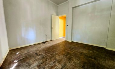 Av. Suarez al 800. Depto 2 amb. en venta, Barrio de La Boca. Amplio!