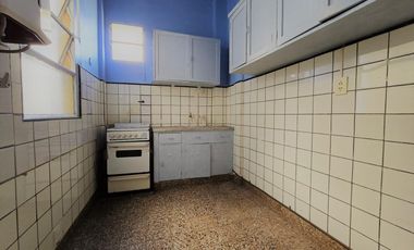 Av. Suarez al 800. Depto 2 amb. en venta, Barrio de La Boca. Amplio!