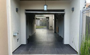 Casa 5 ambientes en venta en  Castelar Norte