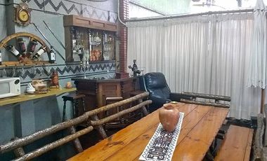 Venta de Importante CHalet S/Lote de 17 X 43M² en Ramos Mejía C/Quincho y Pileta