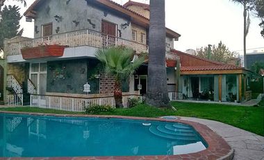 Venta de Importante CHalet S/Lote de 17 X 43M² en Ramos Mejía C/Quincho y Pileta