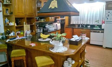 Venta de Importante CHalet S/Lote de 17 X 43M² en Ramos Mejía C/Quincho y Pileta