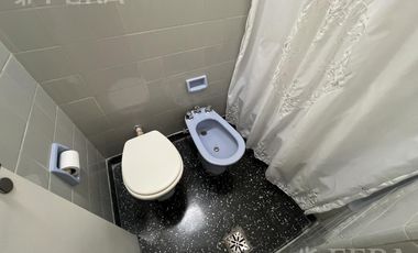 Venta de casa 4 ambientes con cochera en Quilmes Oeste