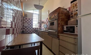 Venta de casa 4 ambientes con cochera en Quilmes Oeste