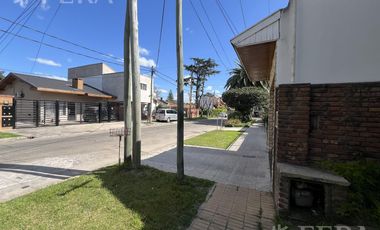 Venta de casa 4 ambientes con cochera en Quilmes Oeste