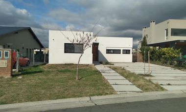 Casa en venta, Barrio Santa Elena, Pilar del Este, Pilar, GBA Norte