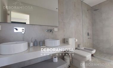 Casa en  Venta en Canton al golf- el canton- 5 ambientes- zona norte -escobar