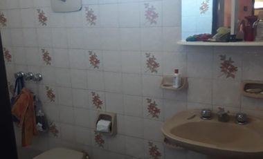 Venta de Excelente Casa 4 Amb. S/L 8.66x33m² en R. Mejia  Con Fdo Libre