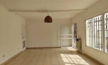 Casa en  venta dos dormitortios, en Junin.
