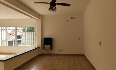 Casa en  venta dos dormitortios, en Junin.