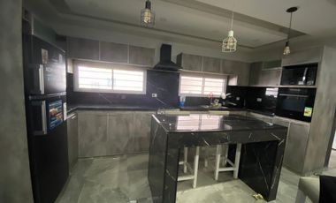 Casa en venta - 5 Dormitorios 2 Baños - Cochera - 200Mts2 - Malvinas Argentinas