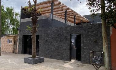 Casa en venta - 5 Dormitorios 2 Baños - Cochera - 200Mts2 - Malvinas Argentinas