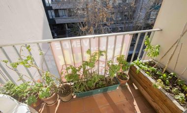 Departamento de 3 ambientes en 2° piso por escalera en venta, en La Lucila.