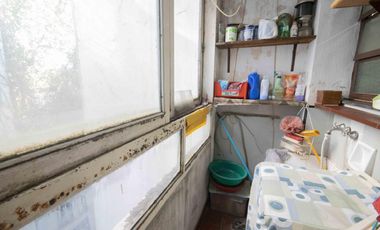 Departamento de 3 ambientes en 2° piso por escalera en venta, en La Lucila.
