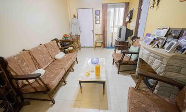 Departamento de 3 ambientes en 2° piso por escalera en venta, en La Lucila.