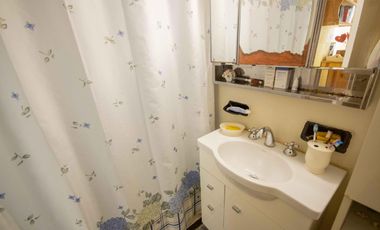 Departamento de 3 ambientes en 2° piso por escalera en venta, en La Lucila.
