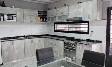 Casa en venta - 1 Dormitorio 1 Baño - Cochera - 330Mts2 - El Pato, Berazategui