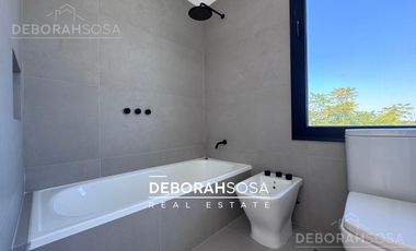 Casa en Venta 4 ambientes con pileta Puertos Zona Norte