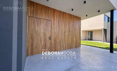 Casa en Venta 4 ambientes con pileta Puertos Zona Norte