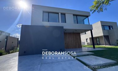 Casa en Venta 4 ambientes con pileta Puertos Zona Norte