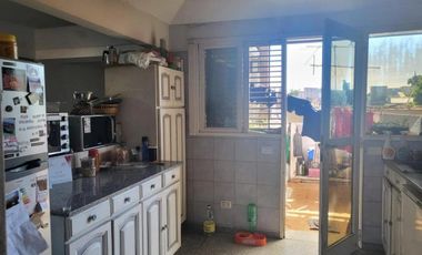 Departamento en venta - 3 Dormitorios 1 Baño - 490Mts2 - Quilmes Oeste