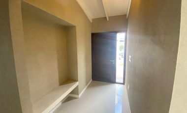 Venta Casa 4 Ambientes a La Laguna en San Benito Villanueva Tigre