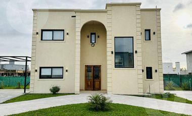 Casa en venta - Barrio Lagos de Canning