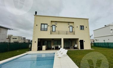 Casa en venta - Barrio Lagos de Canning