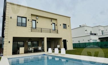 Casa en venta - Barrio Lagos de Canning