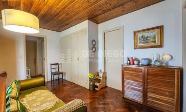 Casa en venta de 7 ambientes, habitacion en planta baja en suite, Vicente López