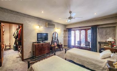 Casa en venta de 7 ambientes, habitacion en planta baja en suite, Vicente López