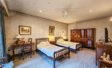 Casa en venta de 7 ambientes, habitacion en planta baja en suite, Vicente López