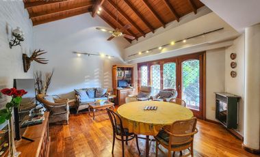Casa en venta de 7 ambientes, habitacion en planta baja en suite, Vicente López