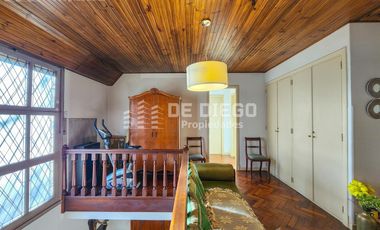 Casa en venta de 7 ambientes, habitacion en planta baja en suite, Vicente López