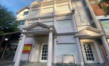 Local en Venta con 5 departamentos con acceso privado